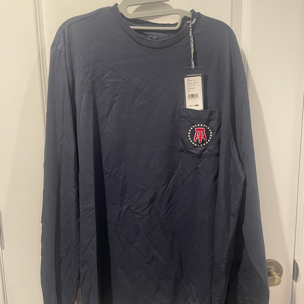 Vineyard Vines Men’s Long Sleeve Barstool Sports Flag Pocket Tee